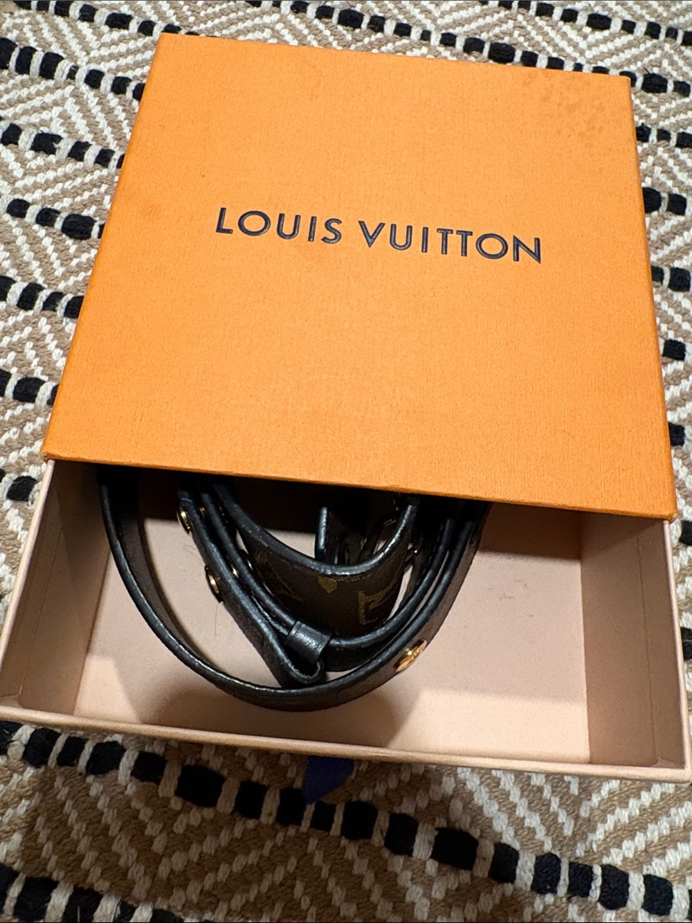 Louis Vuitton Bandoulière shoulder strap in Monogram